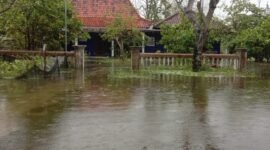 Warga terdampak banjir di Kabupaten Demak. (Dok. BNPB) 
