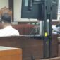 Terdakwa pemalsuan akta otentik Nurcholis (kemeja putih) dan Samuel Purba di Pengadilan Negeri Jakarta Pusat, Senin 16 Januari 2023. (Dok. Ist)