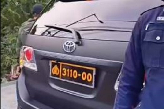 Tangkapan layar, Polisi Pastikan Pelat Mobil Dinas Polri Penabrak Ojol di Jaktim Palsu. (Instagram.com/@info.jakartatimur) 
