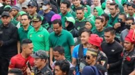 Sandiaga Uno ikuti jalan sehat PPP di Gowa-Sulsel. (Instagram.com/@dpp.ppp) 
