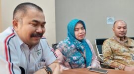 Pengacara Kamaruddin Simanjuntak dan Putri Mega Citakhayana, memberikan keterangan saat di Bareskrim Polri, Jumat, 24 Maret 2023. (Dok. Ist)