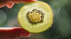 Sebuah penelitian terhadap orang dewasa yang sehat menyatakan, kiwi dapat membantu mengurangi durasi flu. (Pexels/Any Lane)