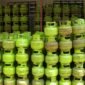 Polisi gerebek rumah penjual tabung gas curang di Jakarta Utara. (Dok. Pekanbaru.go.id) 