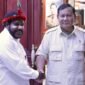 Menteri Pertahanan (Menhan) Prabowo Subianto, menerima kunjungan Ketua Lembaga Masyarakat Adat Tanah Papua Lenis Kogoyo. (Dok. Tim Media Prabowo Subianto) 
