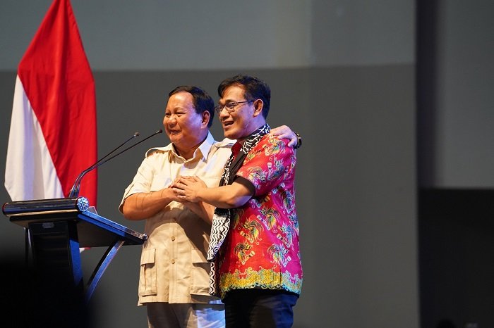 Budiman Sudjatmiko bersama Prabowo mendeklarasikan Kelompok Relawan Prabowo-Budiman Bersatu (Prabu) di Semarang. (Dok. Tim Media Prabowo)
