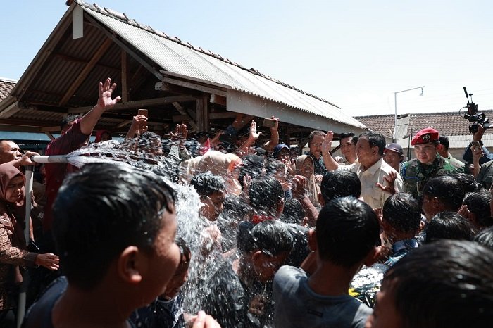 Menteri Pertahanan (Menhan) Prabowo Subianto Menghibahkan sumur bor di Kabupaten Gunung Kidul, Yogyakarta. (Dok. Tim Media Prabowo)

