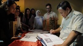 Menteri Pertahanan Prabowo Subianto bersilaturahmi ke keluarga besar Transmedia di Menara Bank Mega Jakarta Selatan. (Dok. Tim media Prabowo) 
