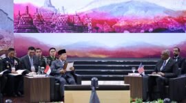 Menteri Pertahanan (Menhan) RI Prabowo Subianto beserta Menhan se-ASEAN menggelar pertemuan dengan Menhan Amerika Serikat, Llyod J. Austin III di Jakarta Convention Center (JCC). (Dok. Tim Media Praowo Subianto)
