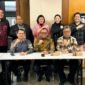 Foto : Ketua Komisioner BNSP, Syamsi Hari, Prof. Amilin, dan NS. Aji Martono Bersama Indonesian Diaspora Network (IDN), dalam rangka Mempererat Kerja Sama Sertifikasi Profesi, Hongkong (21/12/23). (Doc.BNSP)