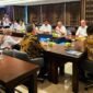 Foto : Kadin Indonesia dan BNSP jalin kerja sama melalui penandatanganan Nota Kesepahaman tentang Sinergitas Sertifikasi Kompetensi Kerja Nasional di Menara Kadin Indonesia, Jakarta, (5/2/24). (Doc.BNSP)