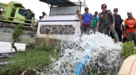 BNPB Serahkan Bantuan Logistik dan Peralatan kepada Korban Banjir Kota Semarang. (Dok. BNPB)

