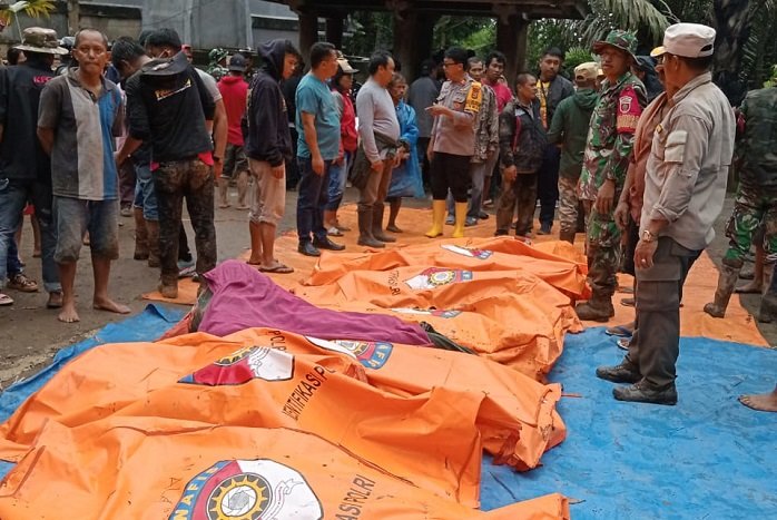 14 orang meninggal dunia akibat tertimbun tanah longsor di Kabupaten Tana Toraja, Provinsi Sulawesi Selatan. (DOk. BPBD Kab. Tana Toraja)