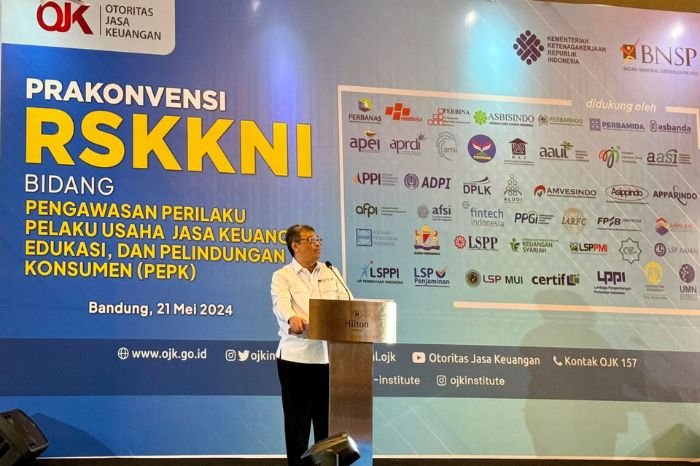 Foto: Sambutan Komisioner BNSP NS. Aji Martono pada acara Prakonvensi Nasional Rancangan Standar Kompetensi Kerja Nasional Indonesia (RSKKNI) Bidang Pengawasan Perilaku Pelaku Usaha Jasa Keuangan, Edukasi, dan Pelindungan Konsumen (PEPK), Hotel Hilton Bandung, (21/5/24). (Doc.Ist)