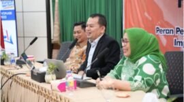 Foto : Prof. Amilin, Komisioner BNSP, memberikan paparan dalam Workshop Nasional di Politeknik Negeri Padang, membahas sertifikasi kompetensi dan implementasi Perpres 68 Tahun 2022, dengan kehadiran 38 perwakilan LSP se-Indonesia. (4/9/24). (Doc.BNSP)