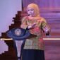 Khofifah Indar Parawansa saat memberi pidato, di tengah sorotan publik atas mangkirnya dari pemeriksaan KPK. (Dok. kominfo.jatimprov.go.id) 
