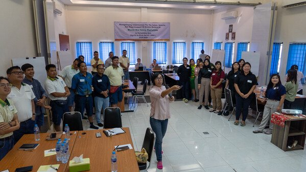 Musim Mas memperkuat peran Komite Gender di operasionalnya melalui program kolaborasi dengan DIWA untuk mendorong perlindungan, mendukung partisipasi, dan kontribusi strategis perempuan. Upaya ini tidak hanya mendorong perubahan untuk membenahi sistem, tetapi juga membentuk pola pikir dan budaya kerja yang lebih inklusif.